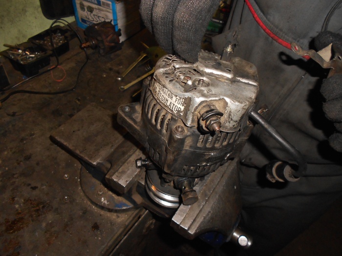 Снятие,установка, ремонт генератора на автомобиле Citroen Picasso- замена коллектора(2)